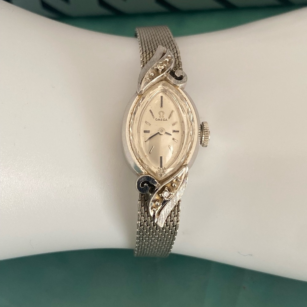 Rare Omega Vntg. Solid 14k Gold 2 Diamond Case Manualwind Ladies Cocktail Watch